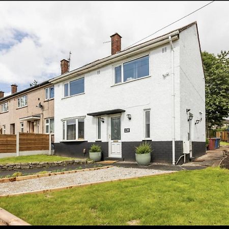 Entire Charming 5-Bed House In Darwen Blackburn Bb1 Free Parking Roadside Rishton Екстер'єр фото