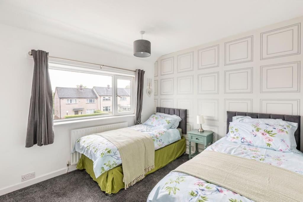 Entire Charming 5-Bed House In Darwen Blackburn Bb1 Free Parking Roadside Rishton Екстер'єр фото