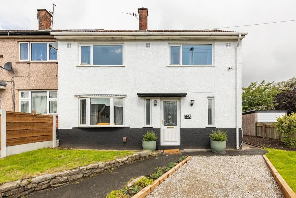 Entire Charming 5-Bed House In Darwen Blackburn Bb1 Free Parking Roadside Rishton Екстер'єр фото