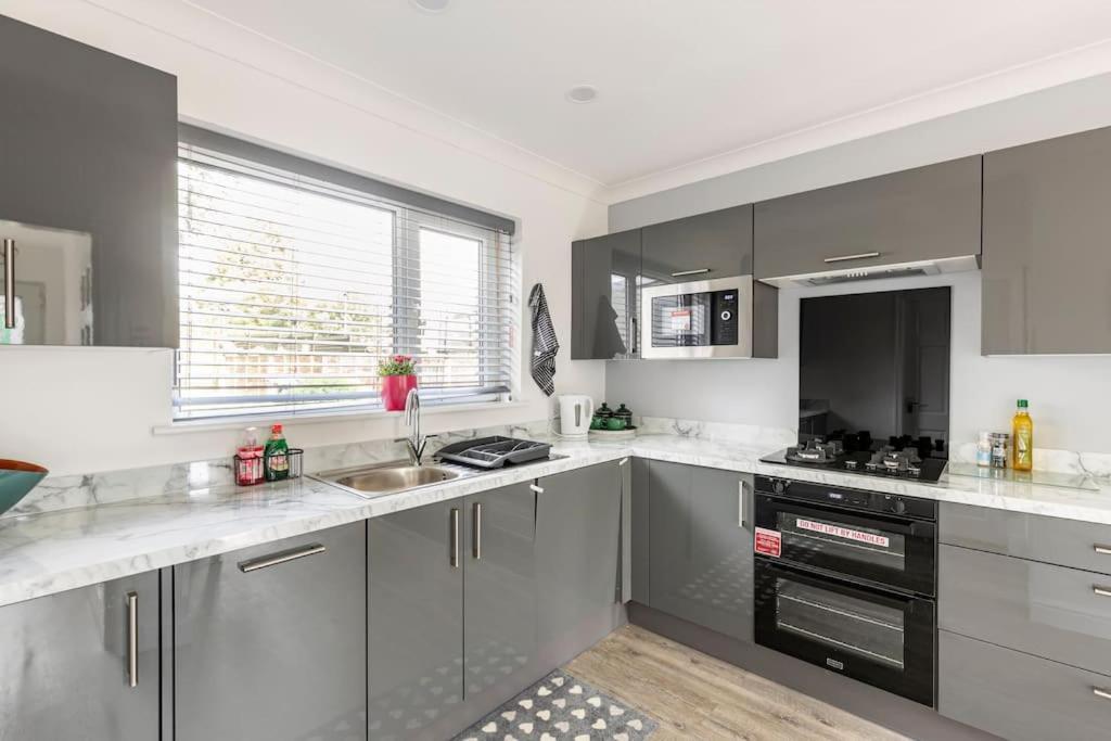 Entire Charming 5-Bed House In Darwen Blackburn Bb1 Free Parking Roadside Rishton Екстер'єр фото