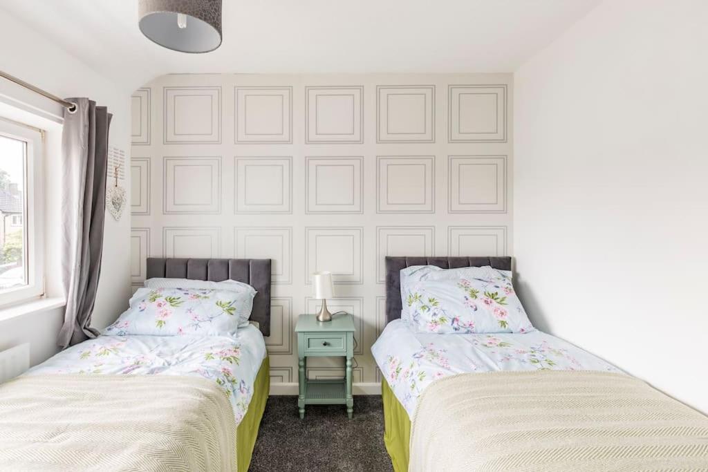Entire Charming 5-Bed House In Darwen Blackburn Bb1 Free Parking Roadside Rishton Екстер'єр фото
