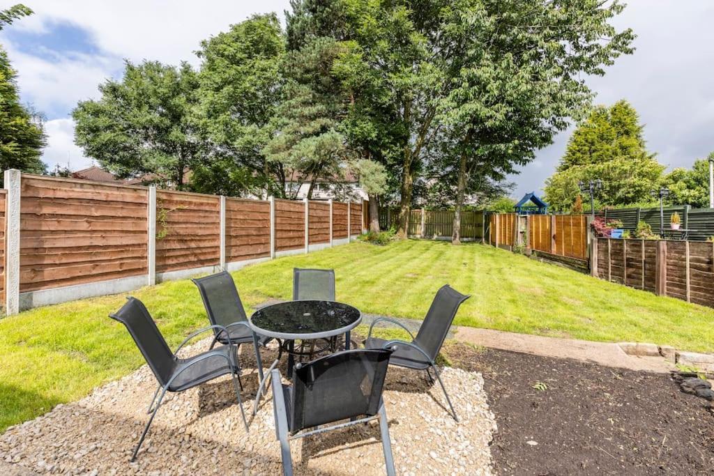 Entire Charming 5-Bed House In Darwen Blackburn Bb1 Free Parking Roadside Rishton Екстер'єр фото