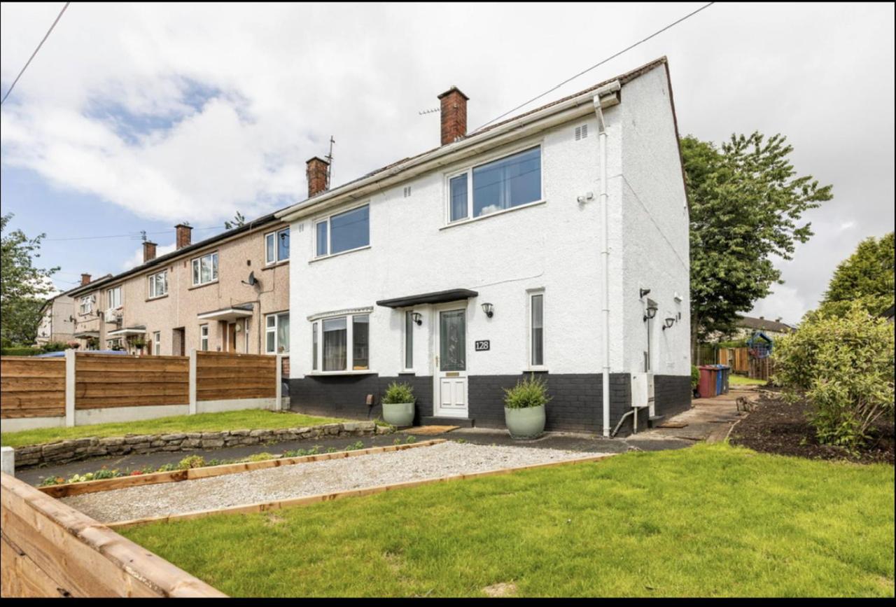 Entire Charming 5-Bed House In Darwen Blackburn Bb1 Free Parking Roadside Rishton Екстер'єр фото