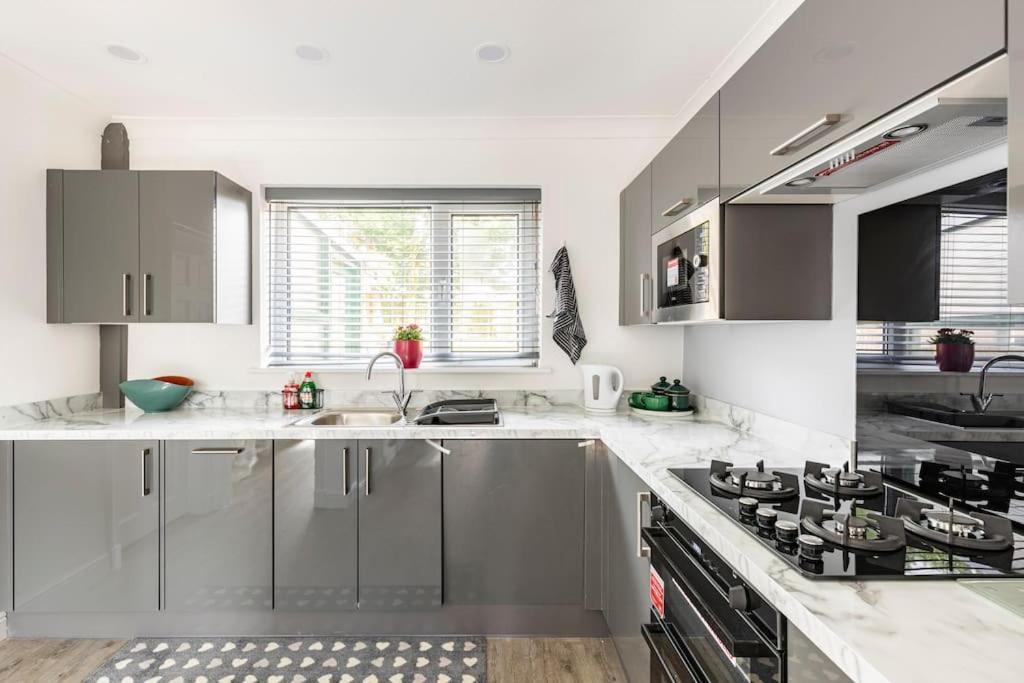 Entire Charming 5-Bed House In Darwen Blackburn Bb1 Free Parking Roadside Rishton Екстер'єр фото